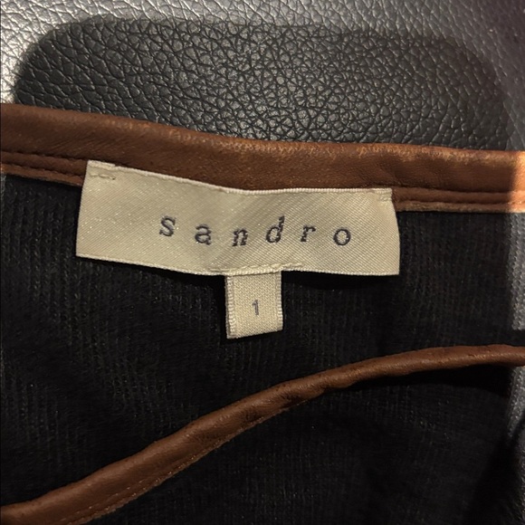Sandro crewneck panel edge top Sz M - Picture 6 of 11